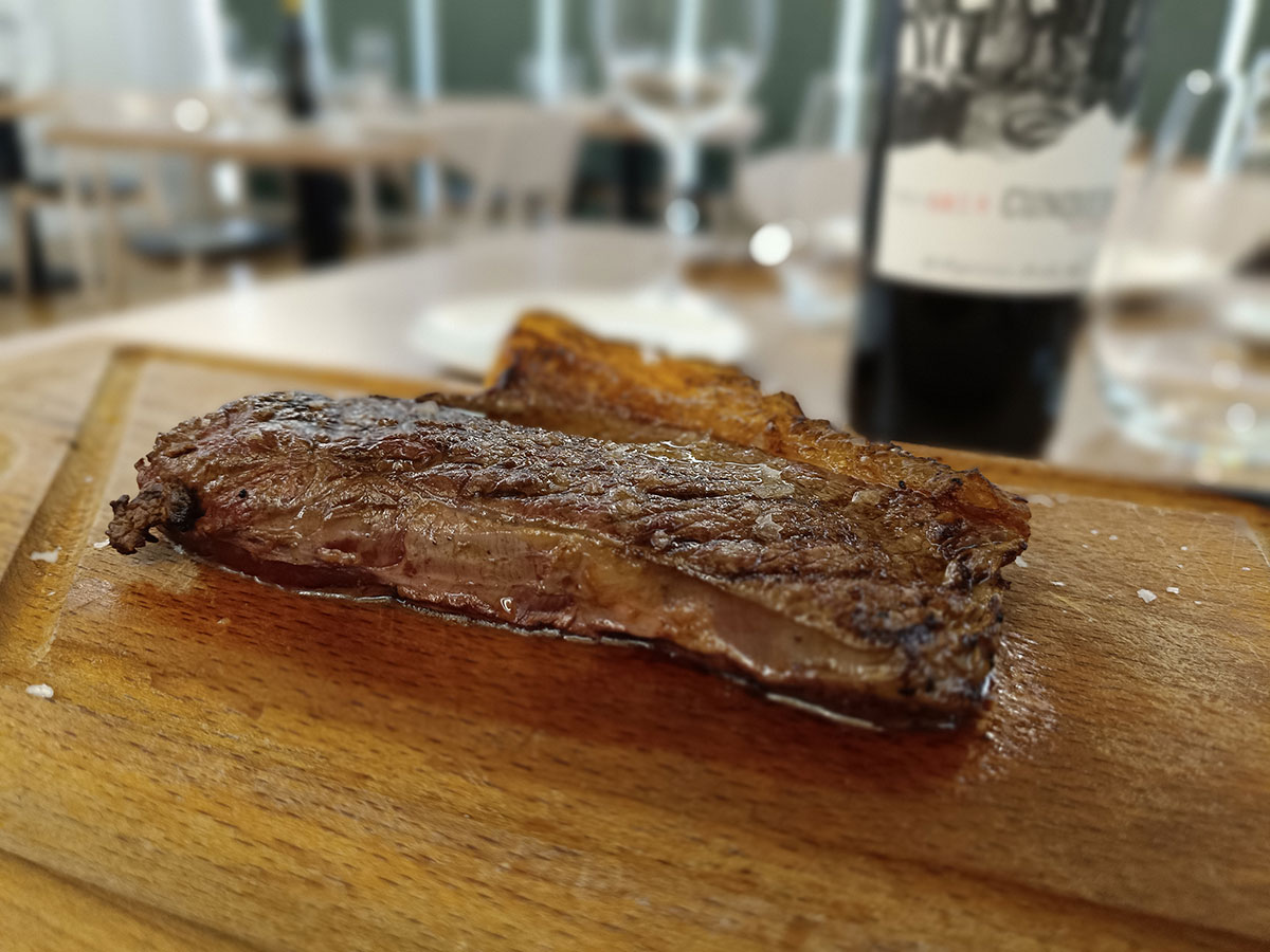 Fotografia de chuleton a la parrilla en restaurante A Lonxa en Lugo