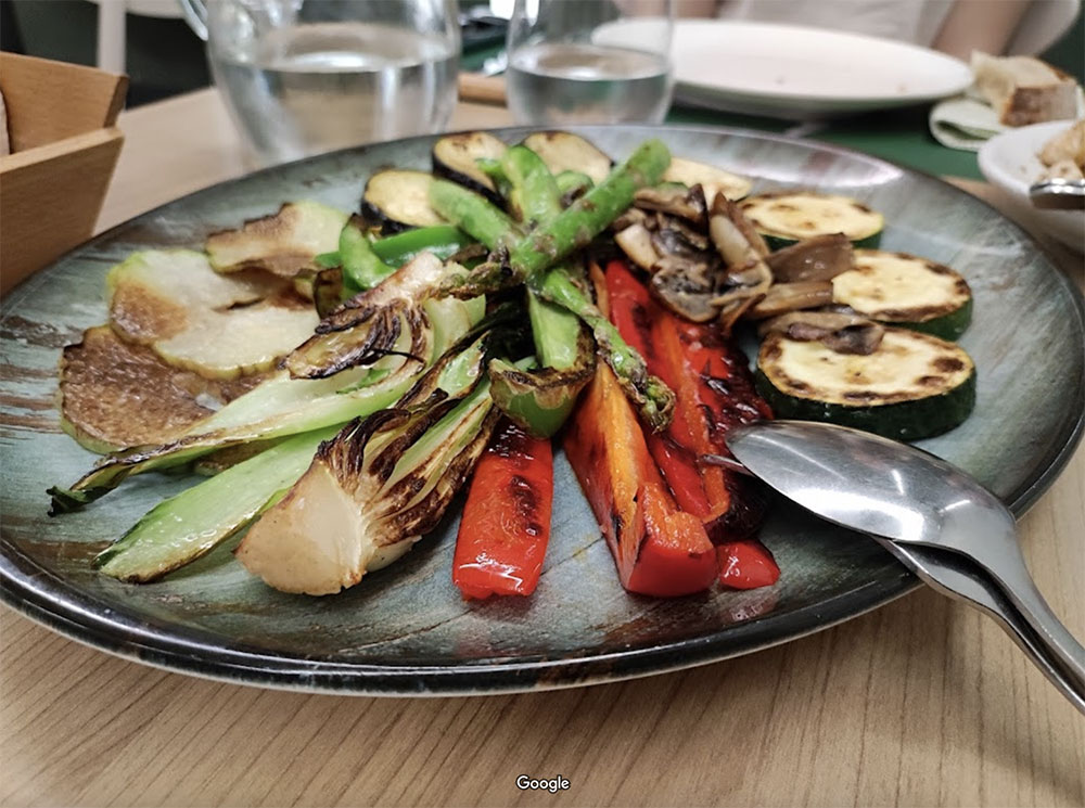 Imagen Parrillada de verduras a la plancha para acompanar el plato de raxo